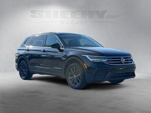 Deep Black 2023 Volkswagen Tiguan 2.0T SE