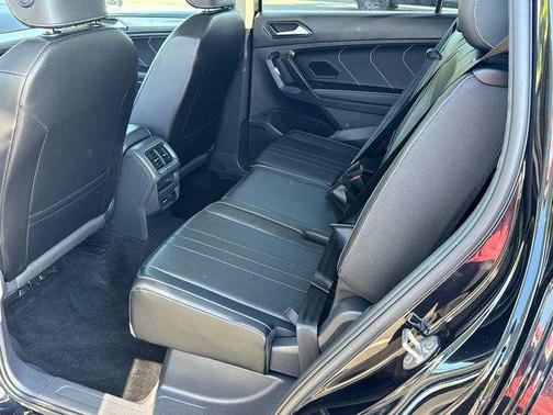 Deep Black 2023 Volkswagen Tiguan 2.0T SE