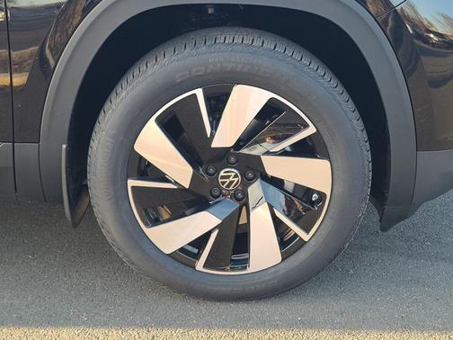2025 Volkswagen Atlas Cross Sport 2.0T SE w/Technology 4MOTION