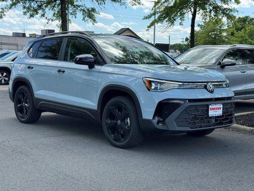 Monument Gray w/Deep Black Roof 2026 Volkswagen Taos SE Black