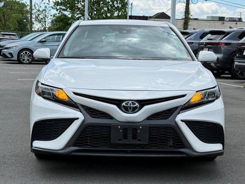 Ice Cap 2024 Toyota Camry SE