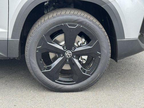 Silver Metallic 2026 Volkswagen Taos SEL