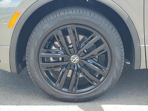 2022 Volkswagen Tiguan 2.0T SE R-Line Black 4MOTION