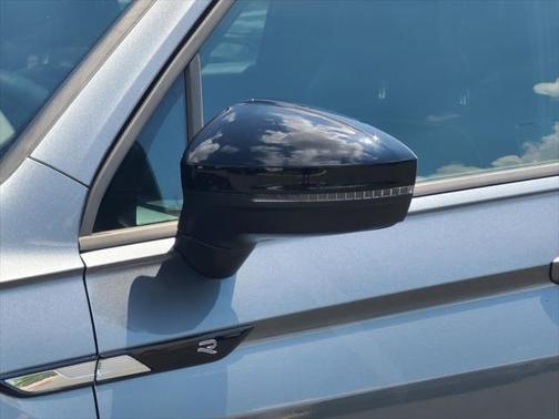 2022 Volkswagen Tiguan 2.0T SE R-Line Black 4MOTION