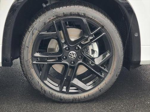 2025 Volkswagen Tiguan 2.0T SE R-Line Black 4MOTION