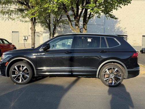 2022 Volkswagen Tiguan 2.0T SEL R-Line 4MOTION