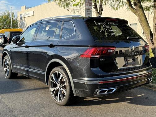 2022 Volkswagen Tiguan 2.0T SEL R-Line 4MOTION