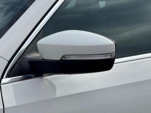 Candy White 2015 Volkswagen Passat 1.8T Limited Edition