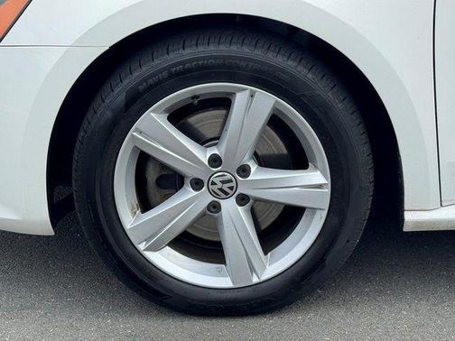 Candy White 2015 Volkswagen Passat 1.8T Limited Edition