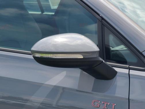 2025 Volkswagen Golf GTI 2.0T SE DSG