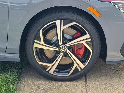 2025 Volkswagen Golf GTI 2.0T SE DSG