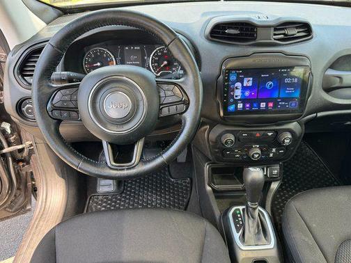 Granite Crystal Metallic Clearcoat 2019 Jeep Renegade Latitude