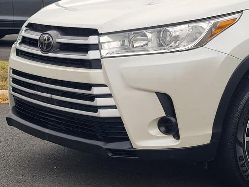 2019 Toyota Highlander LE I4