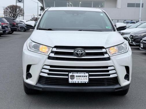 2019 Toyota Highlander LE I4