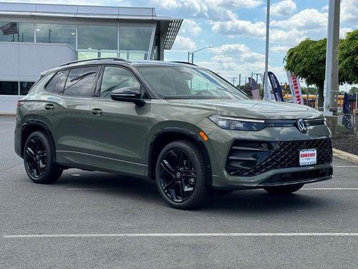 Avocado Green w/Deep Black Roof 2026 Volkswagen Tiguan 2.0T SE R-Line Black