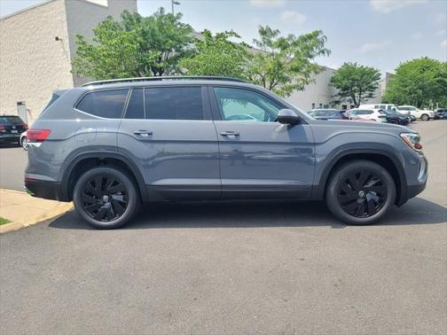 2025 Volkswagen Atlas 2.0T SE w/Technology 4MOTION