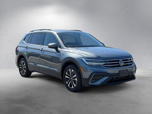 Platinum Gray Metallic 2023 Volkswagen Tiguan 2.0T S