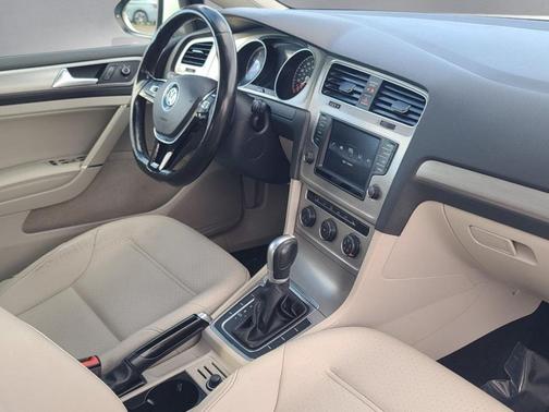 2017 Volkswagen Golf TSI Wolfsburg Edition 4-Door