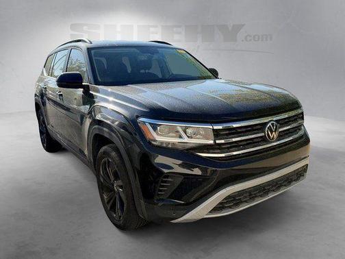 Deep Black 2023 Volkswagen Atlas 3.6L SE w/Technology