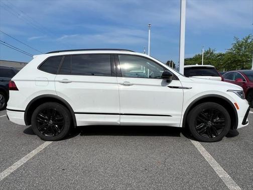 2022 Volkswagen Tiguan 2.0T SE R-Line Black 4MOTION