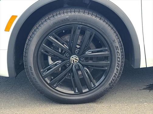 2022 Volkswagen Tiguan 2.0T SE R-Line Black 4MOTION