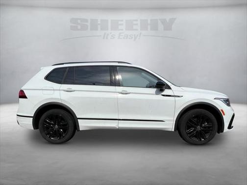 2022 Volkswagen Tiguan 2.0T SE R-Line Black 4MOTION