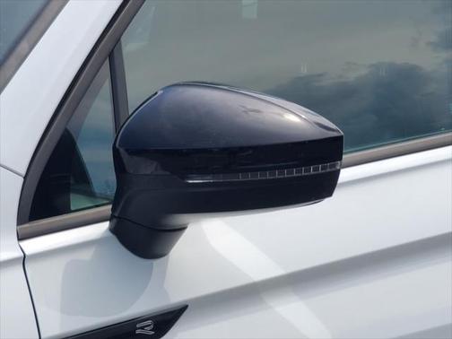 2022 Volkswagen Tiguan 2.0T SE R-Line Black 4MOTION