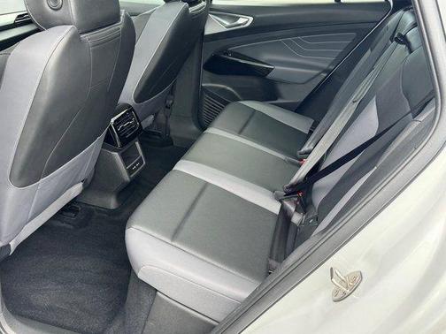 Opal White 2023 Volkswagen ID.4 Pro S