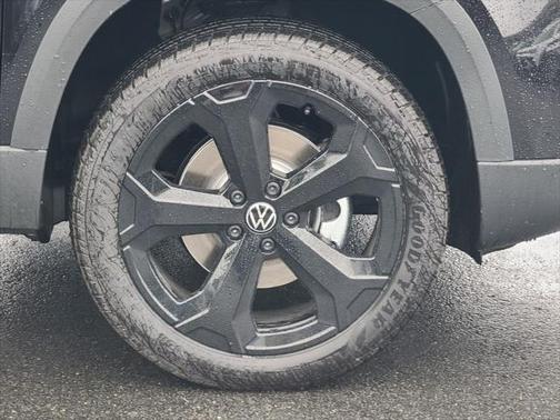 2025 Volkswagen Taos 1.5T SEL
