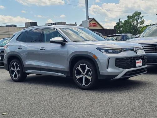 2025 Volkswagen Tiguan 2.0T SE