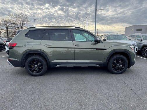 2026 Volkswagen Atlas Peak Edition