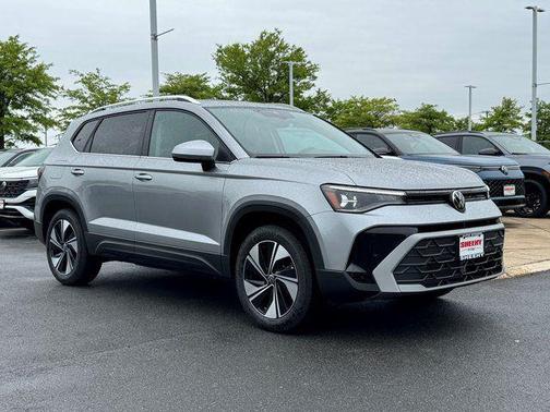 Silver Metallic 2026 Volkswagen Taos SE