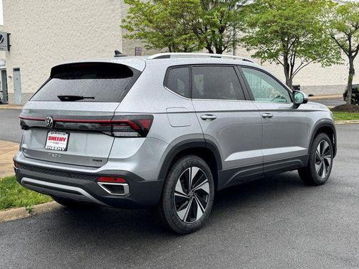 Silver Metallic 2026 Volkswagen Taos SE