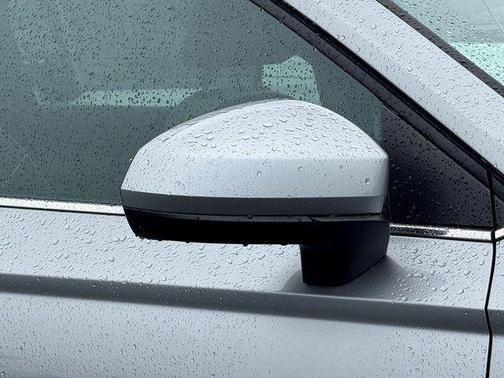 Silver Metallic 2026 Volkswagen Taos SE