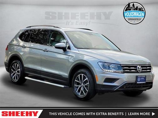 Photo 1 of 32 of 2019 Volkswagen Tiguan 2.0T SE