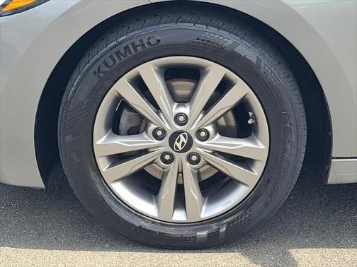 2017 Hyundai ELANTRA Value Edition