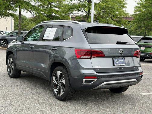 Platinum Gray Metallic 2024 Volkswagen Taos 1.5T SE