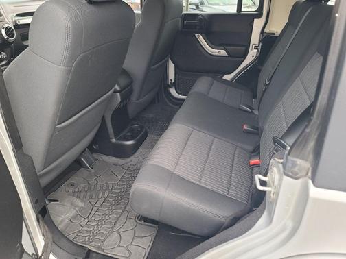 2011 Jeep Wrangler Unlimited Sahara