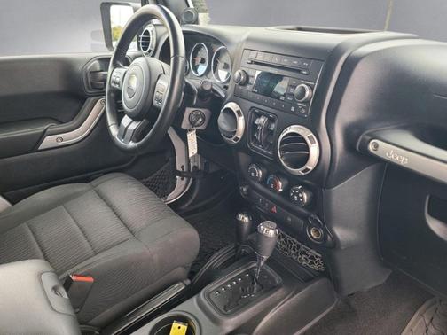 2011 Jeep Wrangler Unlimited Sahara