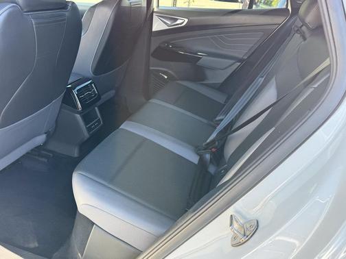 Opal White 2023 Volkswagen ID.4 Pro S
