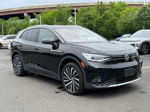 Deep Black Pearl 2023 Volkswagen ID.4 Pro S Plus