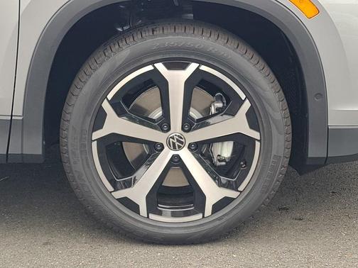 2025 Volkswagen Tiguan 2.0T SE 4MOTION