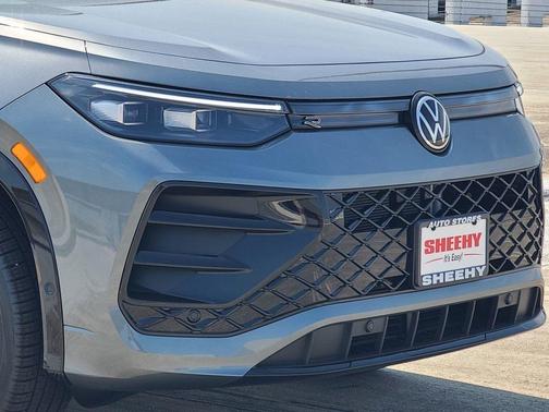 2025 Volkswagen Tiguan 2.0T SE R-Line Black 4MOTION
