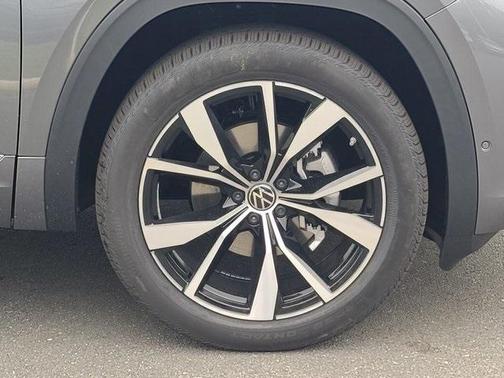 2025 Volkswagen Atlas 2.0T SEL Premium R-Line 4MOTION