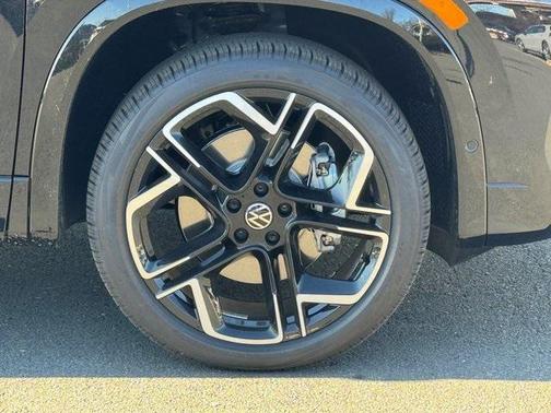 2026 Volkswagen Tiguan 2.0T SEL R-Line 4MOTION