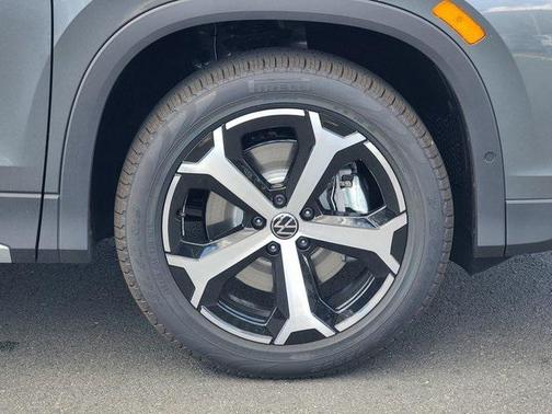 2025 Volkswagen Tiguan 2.0T SE 4MOTION