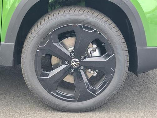 2025 Volkswagen Taos 1.5T SEL