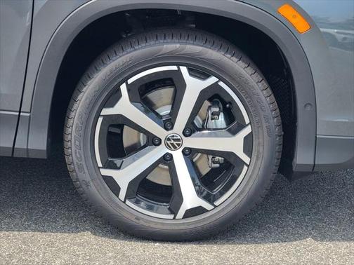 2025 Volkswagen Tiguan 2.0T SE 4MOTION