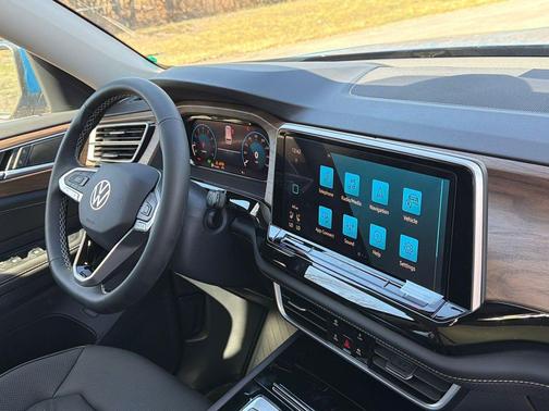 Mountain Lake B 2026 Volkswagen Atlas 2.0T SE w/Technology 4MOTION