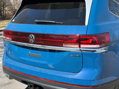 Mountain Lake B 2026 Volkswagen Atlas 2.0T SE w/Technology 4MOTION